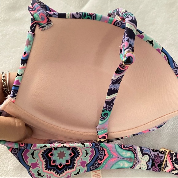 Victoria’s Secret Super Push-up Bikini Top - Picture 3 of 5